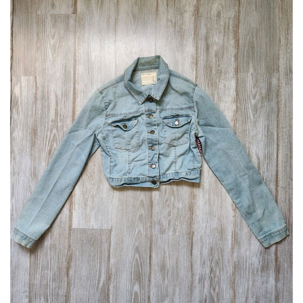 Life in Progress Cropped Denim Jacket Womens Medium Light Wash Boho Aztec GUC - Picture 2 of 11